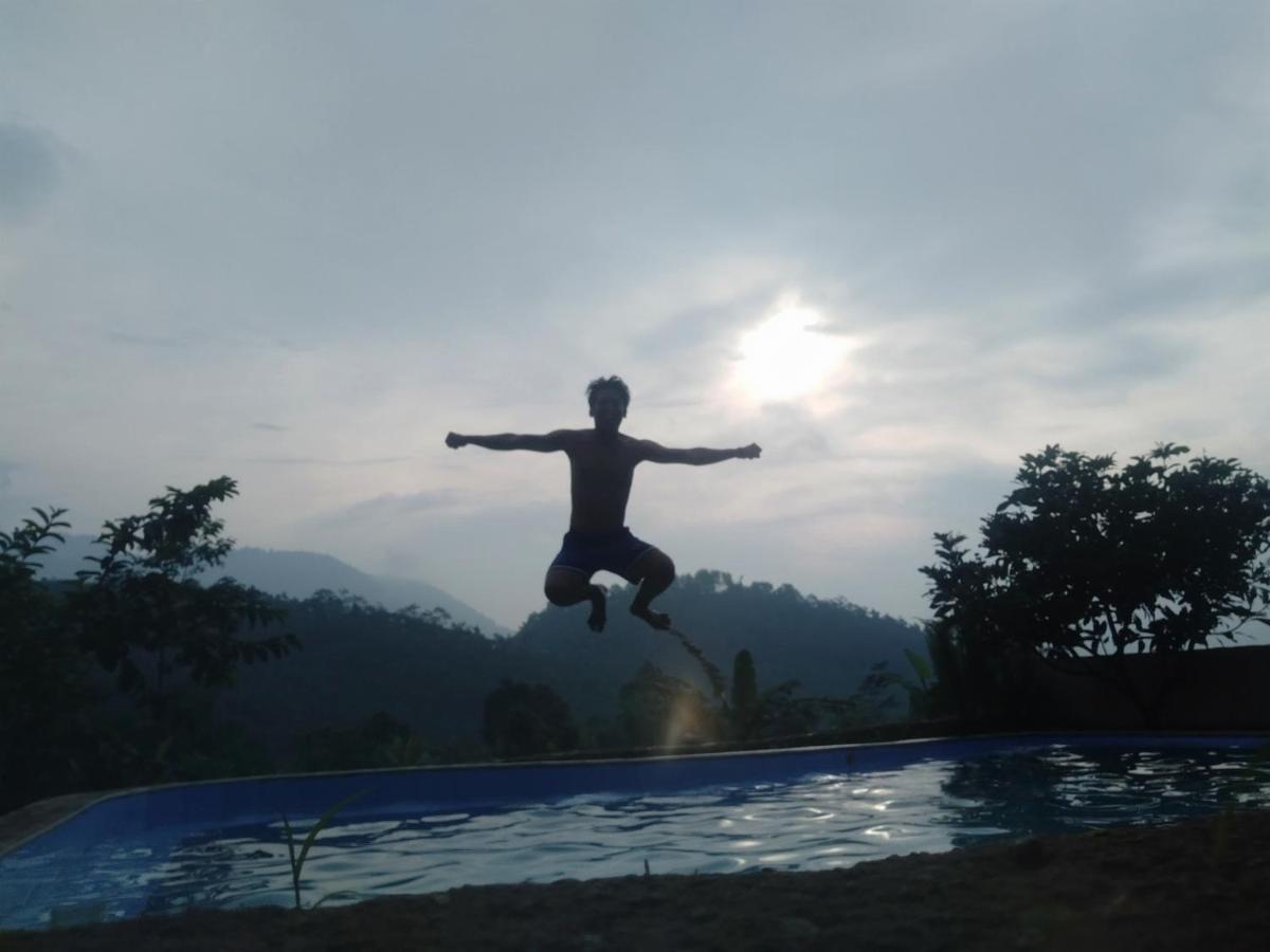 De Salak Homestay Bogor Esterno foto
