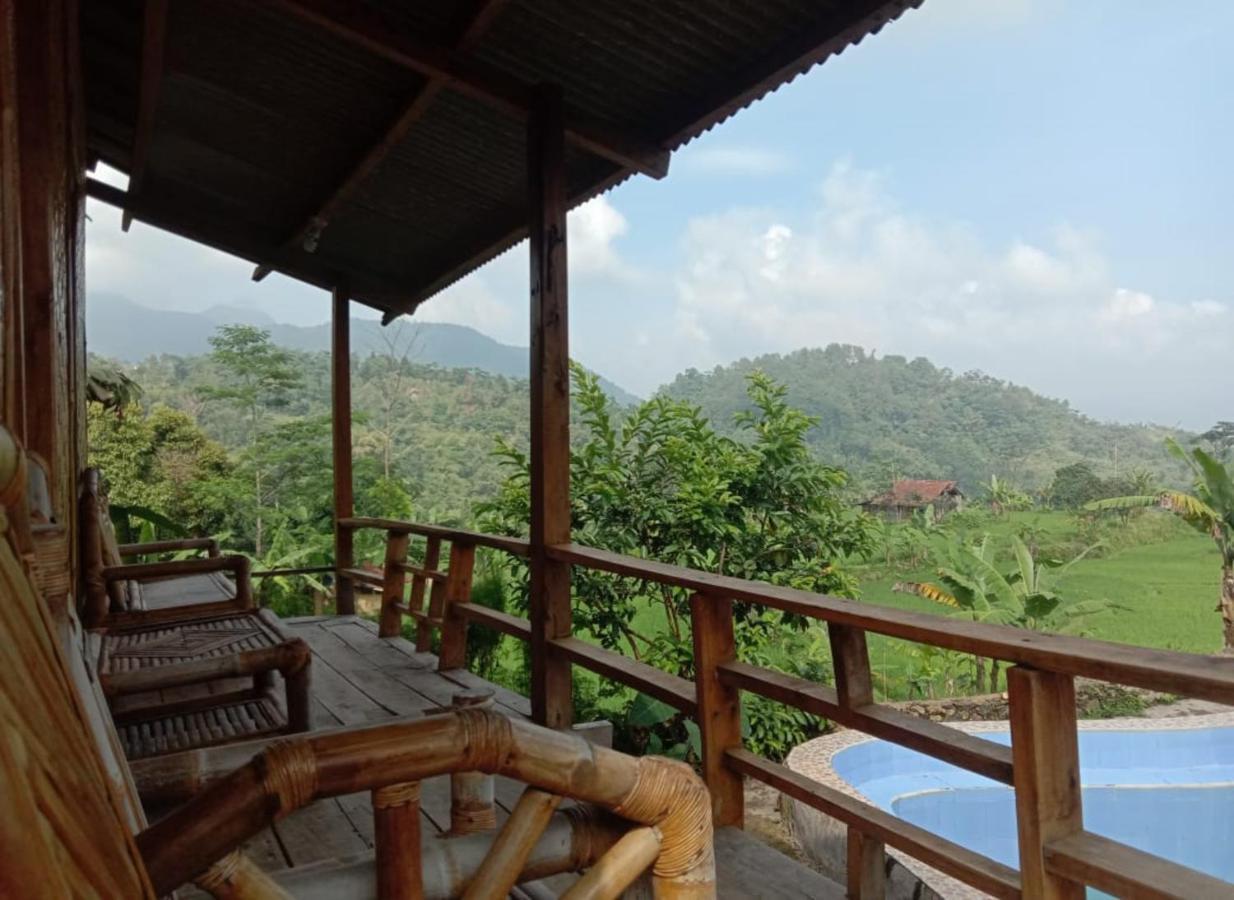 De Salak Homestay Bogor Esterno foto