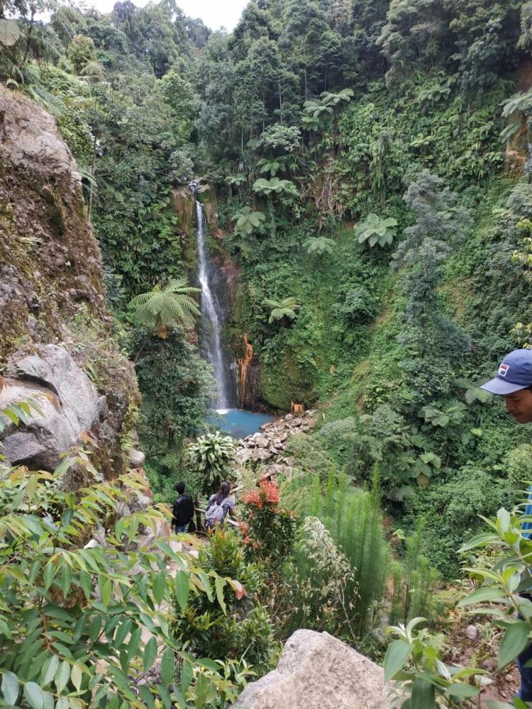 De Salak Homestay Bogor Esterno foto