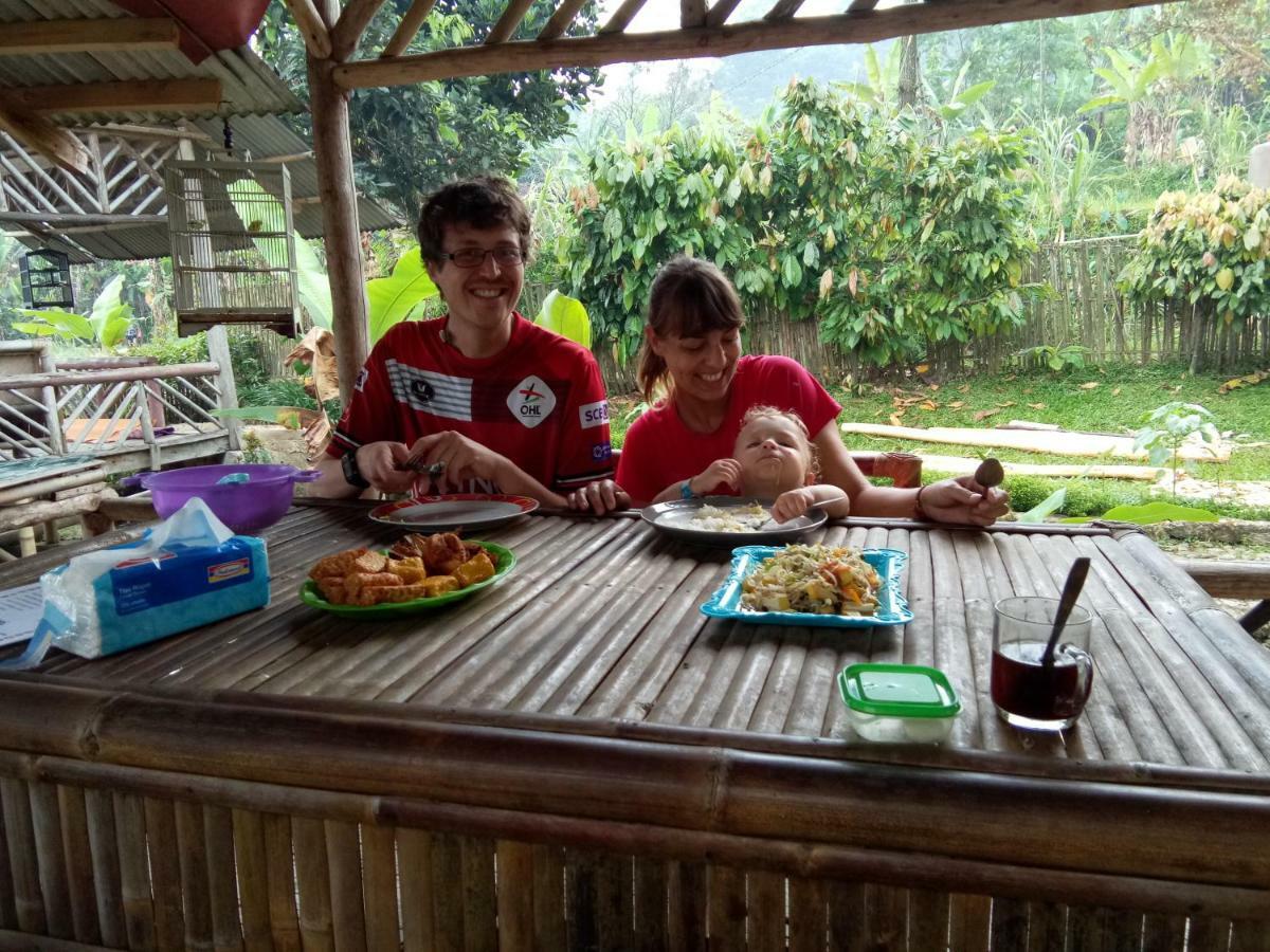 De Salak Homestay Bogor Esterno foto