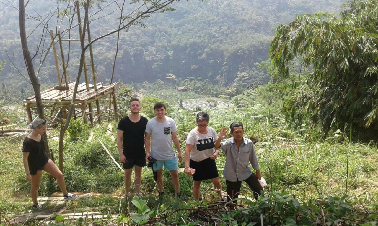 De Salak Homestay Bogor Esterno foto
