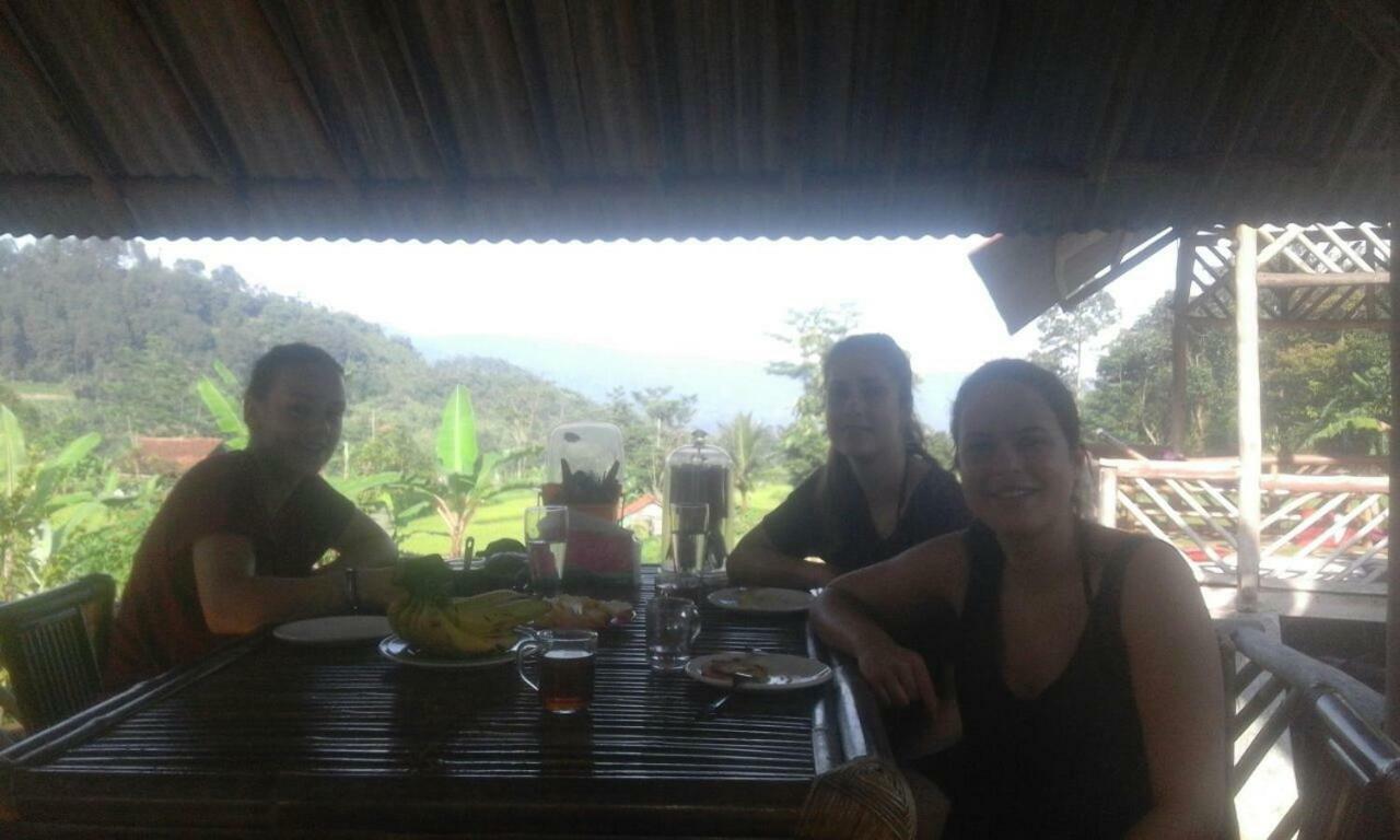 De Salak Homestay Bogor Esterno foto