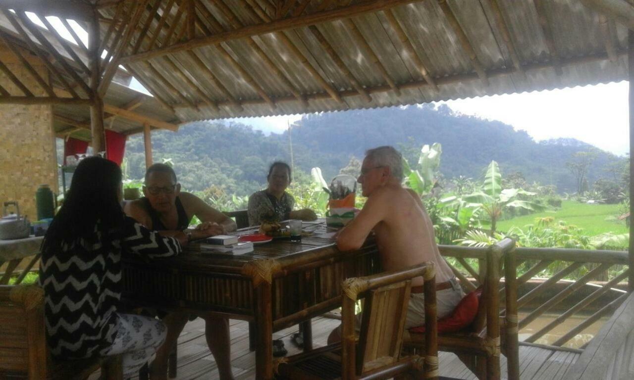 De Salak Homestay Bogor Esterno foto