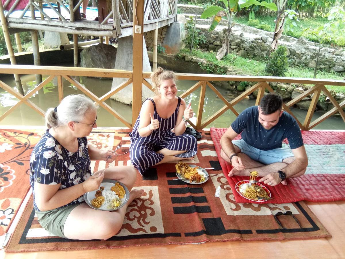 De Salak Homestay Bogor Esterno foto