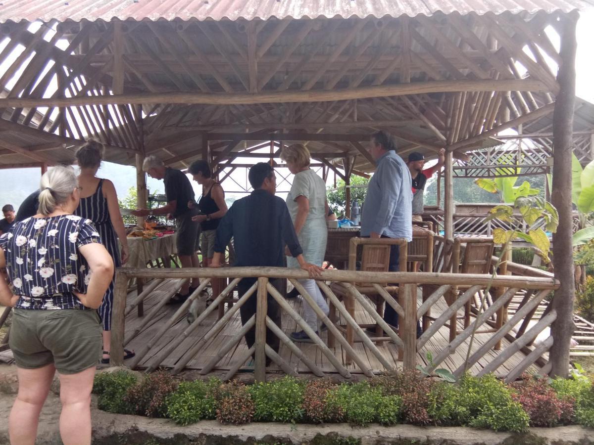 De Salak Homestay Bogor Esterno foto