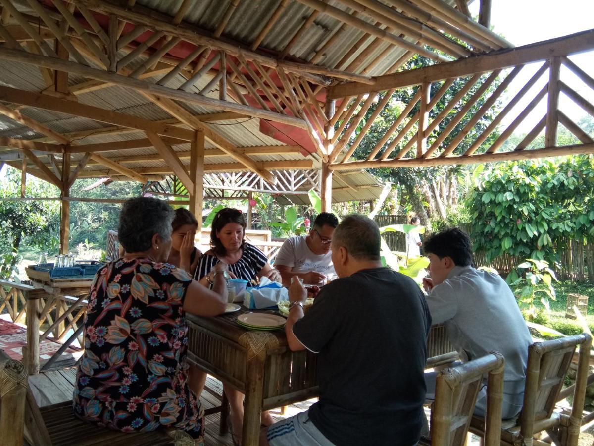 De Salak Homestay Bogor Esterno foto